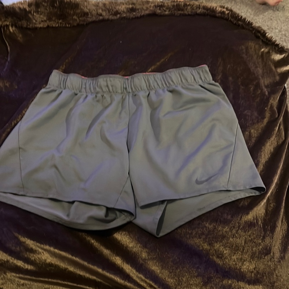 Gray Nike shorts women’s medium